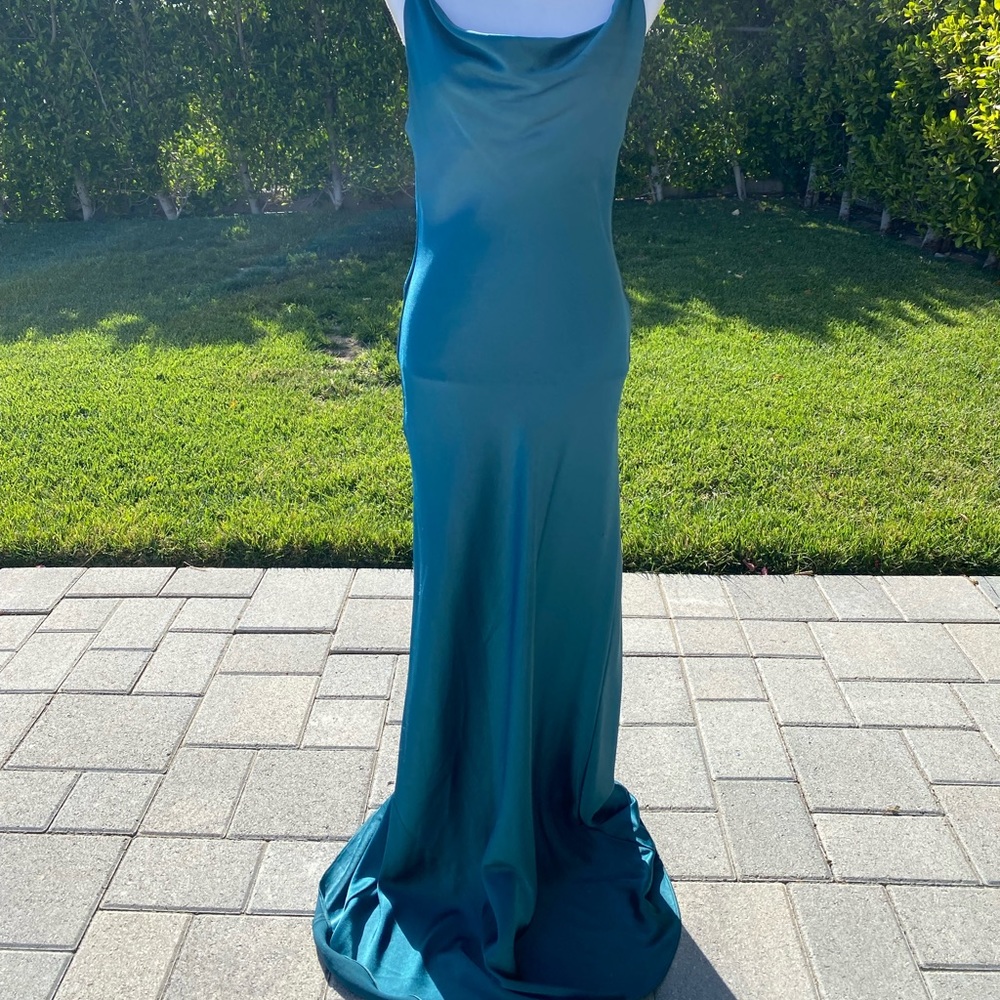 Beautiful thick silky Black Halo gown - size small